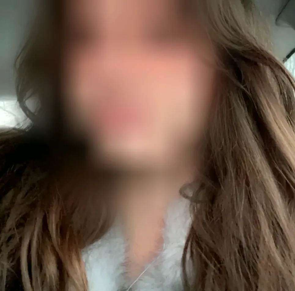 Denise, 23