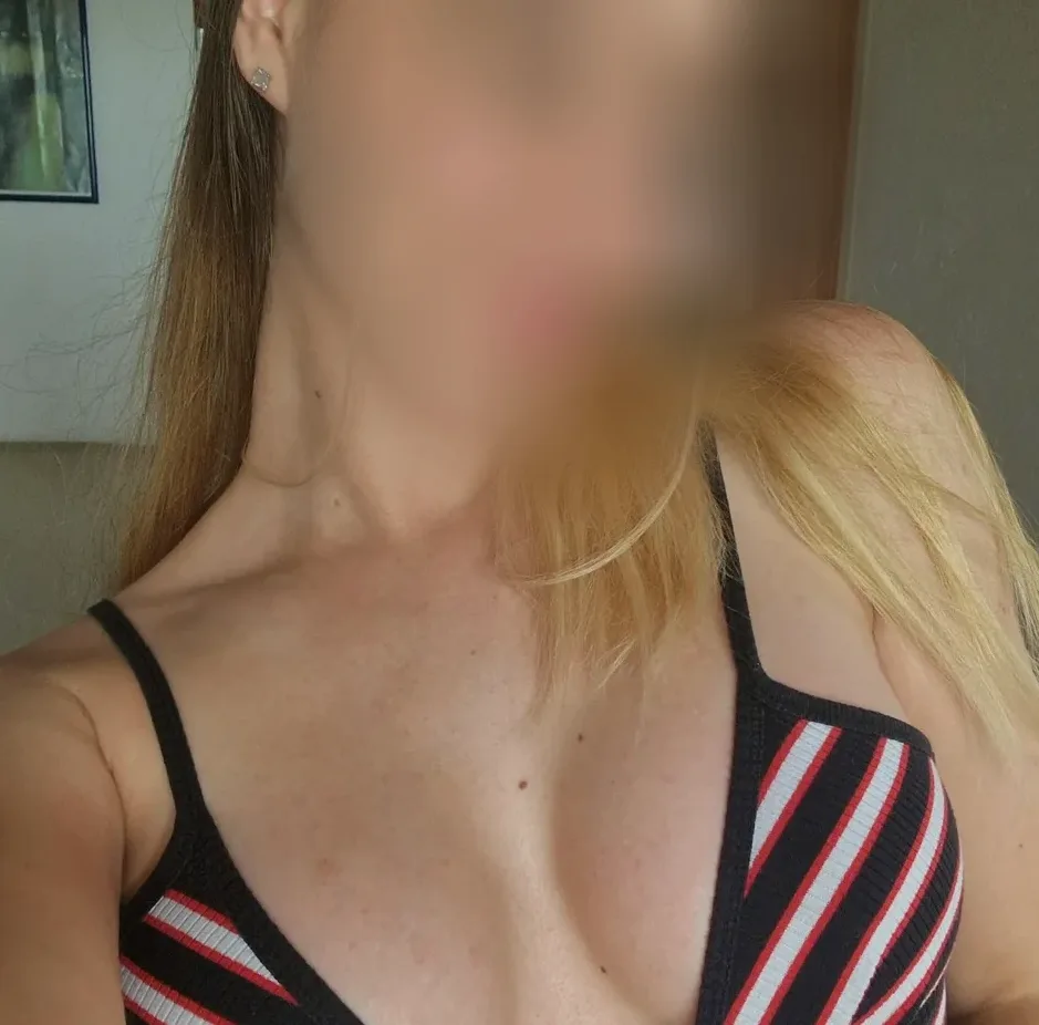 Kira, 24