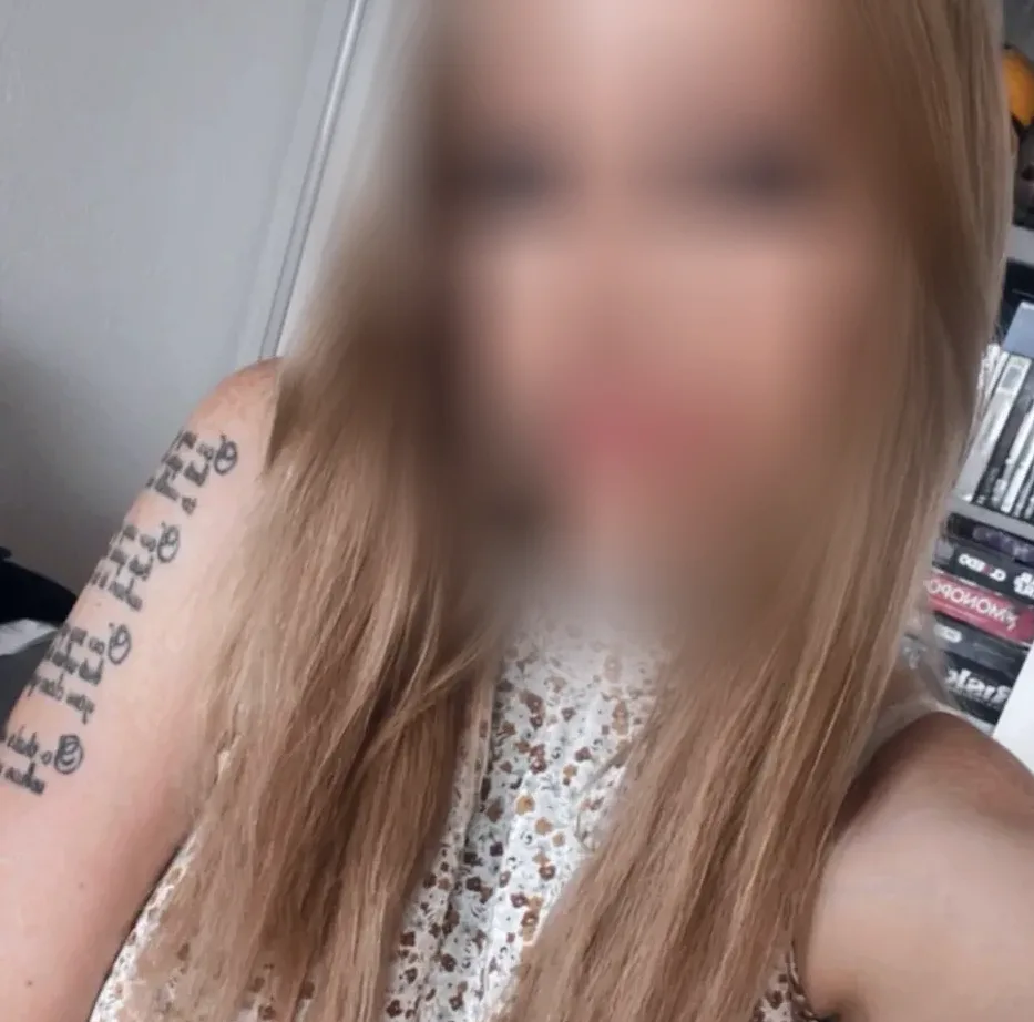 Leonie, 30